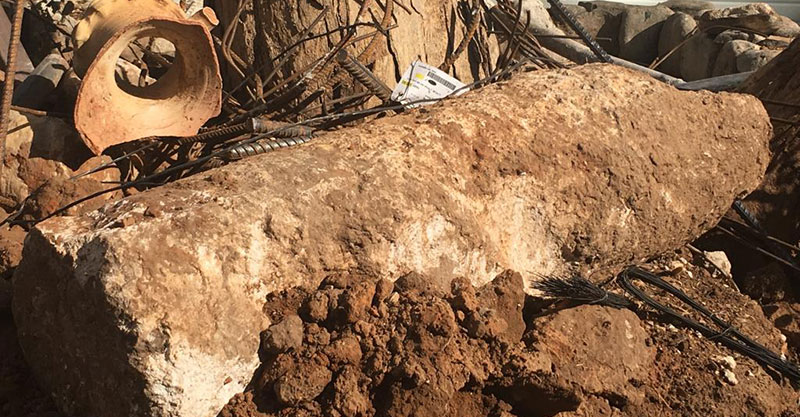 חוליית עמוד שנתגלתה בחפירות התמ"א 38 לאחרונה. צילום באדיבות עיריית כפר סבא